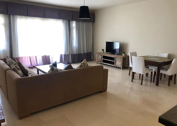 تايم سويتس أزورا سهل حشيش فندق