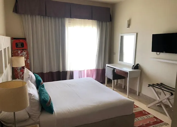 فندق تايم سويتس أزورا سهل حشيش 2*